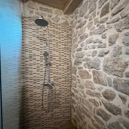 Stone Mamma Mia *