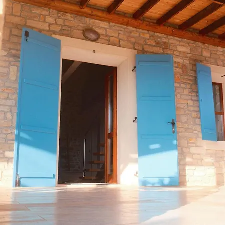 Сasa de vacaciones Stone Cottage Mamma Mia Sukošan