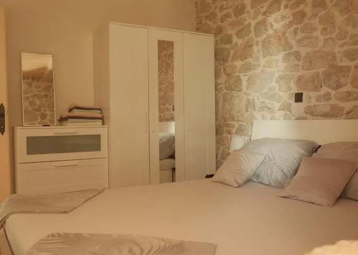 Stone Mamma Mia Sukošan