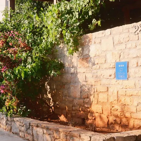 Stone Cottage Mamma Mia