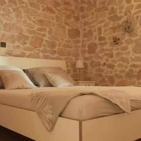 Holiday home Kamena Kuca Mamma Mia
